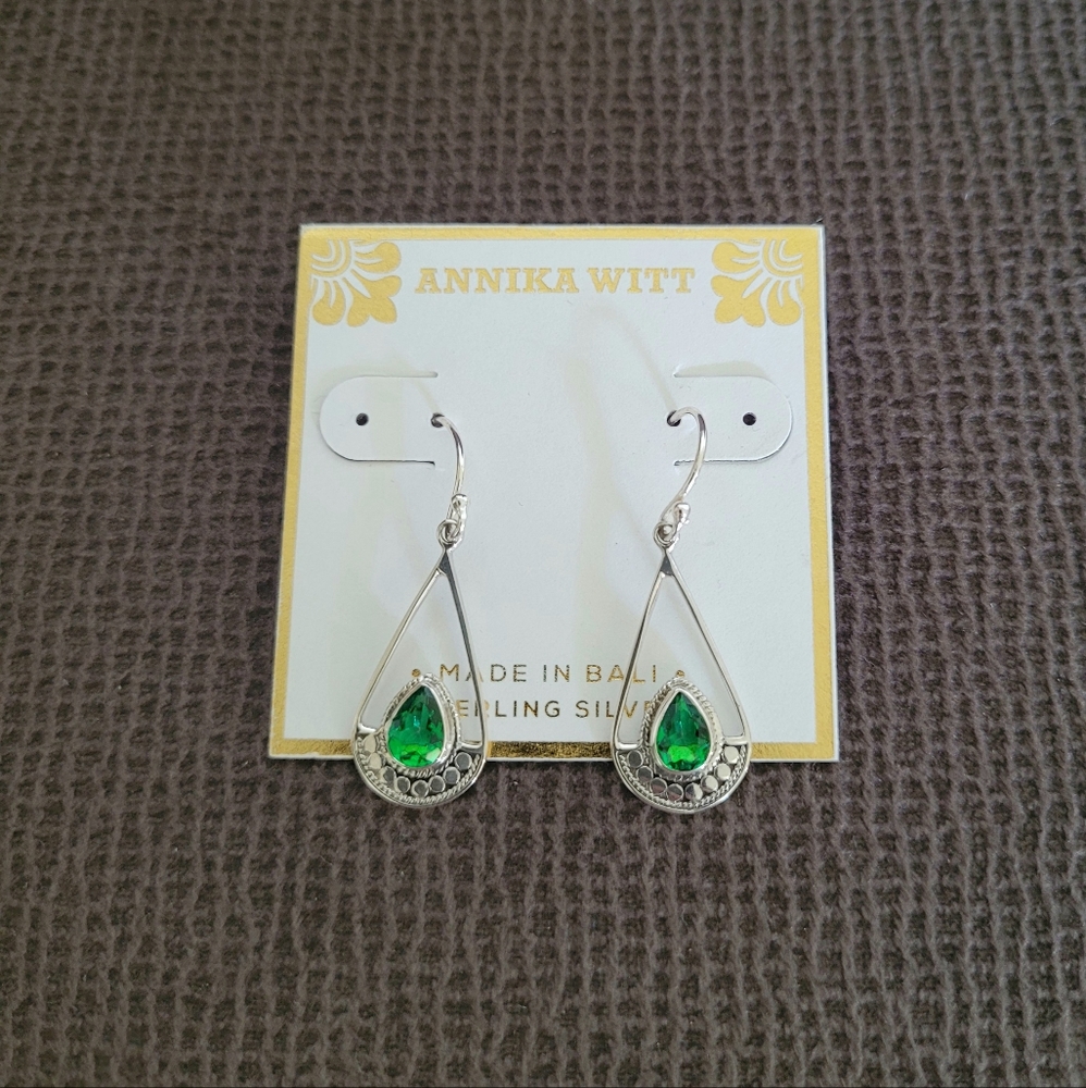 Annika Witt Green💚 Onyx Earrings